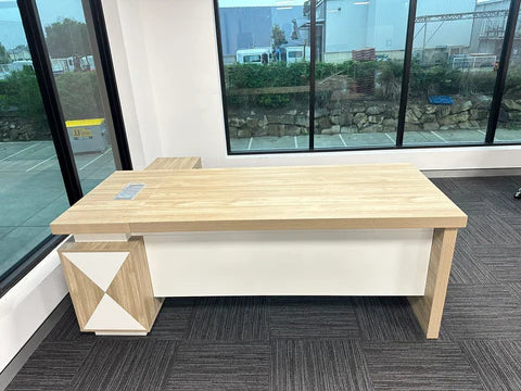 10 Modern White Office Desks for a Sleek Workspace