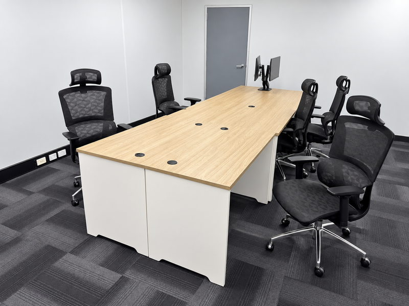 Multi-desk office floor