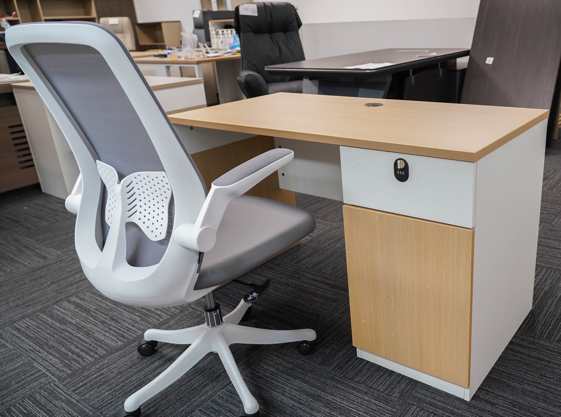 1. Save 44% — Digger’s Den Home Office Desk