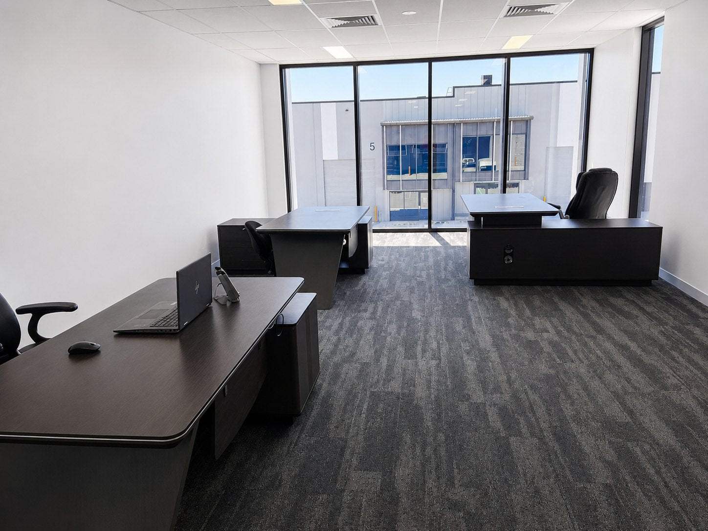 Window-side workstations